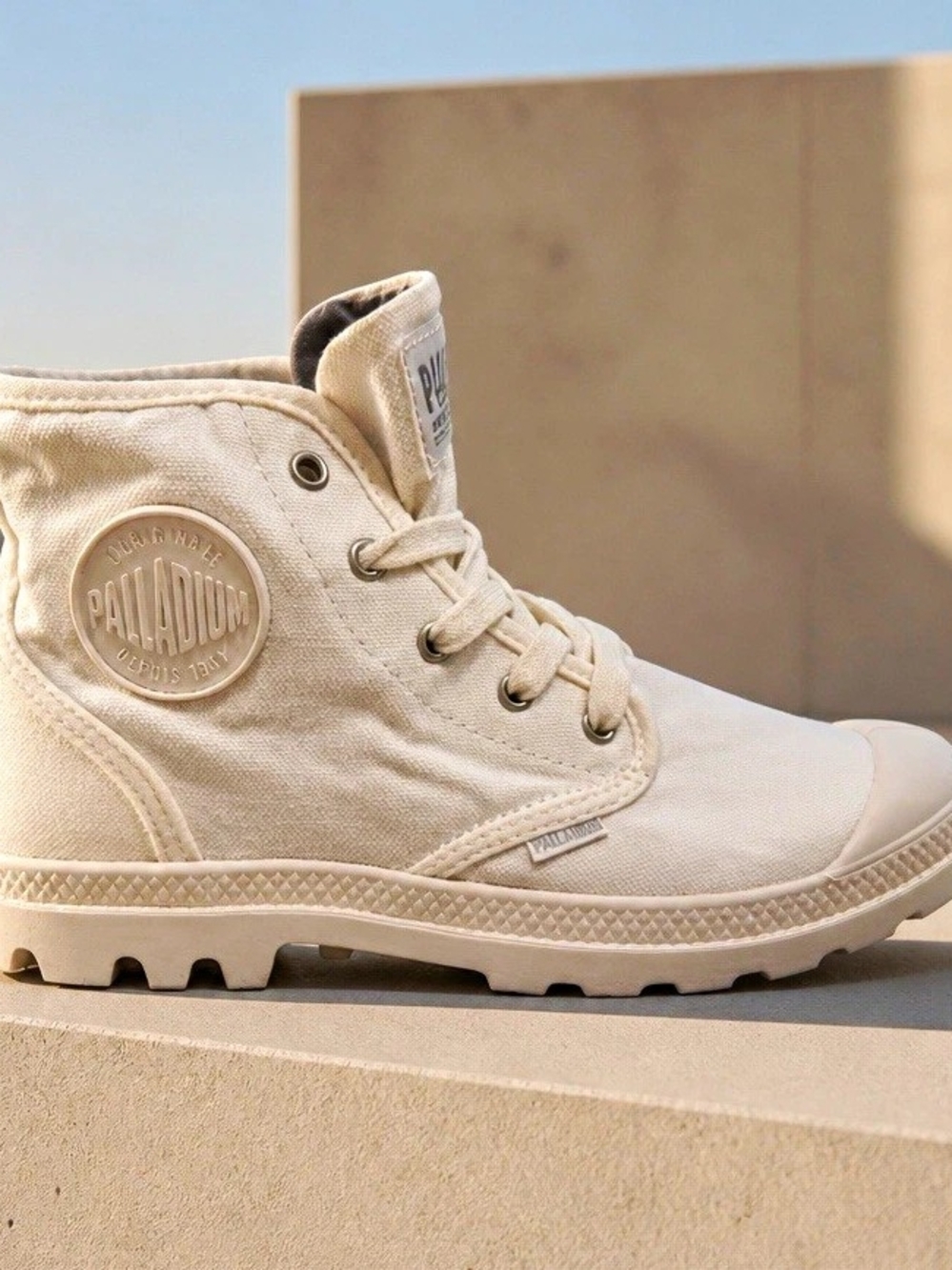 Palladium White Canvas Lace-Up Ankle Boots Round Toe Logo Accent US 8.5